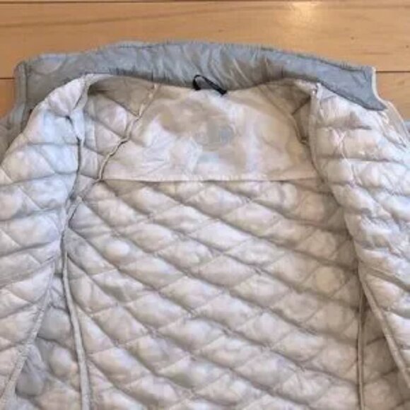 NorthFace Women’s Light Grey Thermaball Quilted Collar Jacket Size Small - Picture 7 of 9